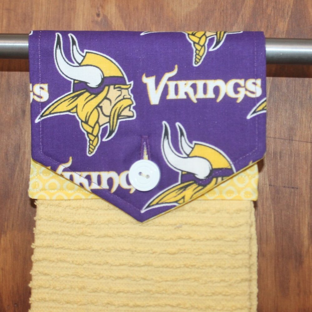 MINNESOTA VIKINGS PURPLE GOLD HANDMADE HANGING HAND TOWEL YELLOW TOWEL BUTTON